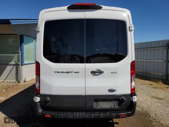 ✅ 2024 Ford Transit Passenger XL • VIN: 1FBAX2C83RKA83488 • Лот: 69287435. Опубликован ранее на Copart с пробегом 39 715 миль. Бесплатный доступ к архиву аукционных продаж из США и подробный отчёт об истории автомобиля на DreamBid. Изображение 6.