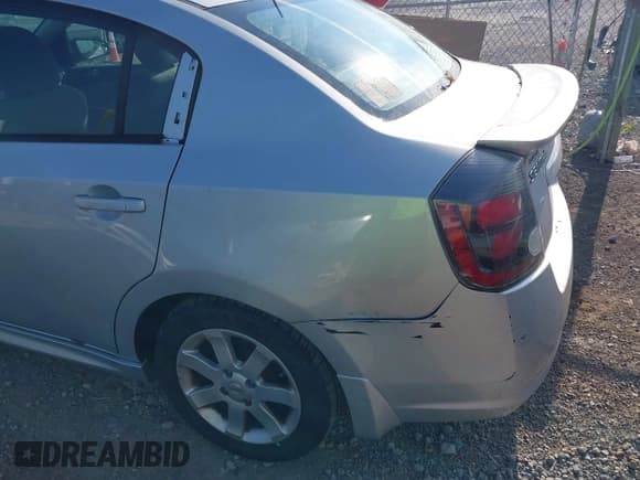 ✅ 2010 Nissan Sentra SR • VIN: 3N1AB6AP7AL637696 • Лот: 43013315. Опубликован ранее на IAAI с пробегом 163 382 миль. Бесплатный доступ к архиву аукционных продаж из США и подробный отчёт об истории автомобиля на DreamBid. Изображение 6.