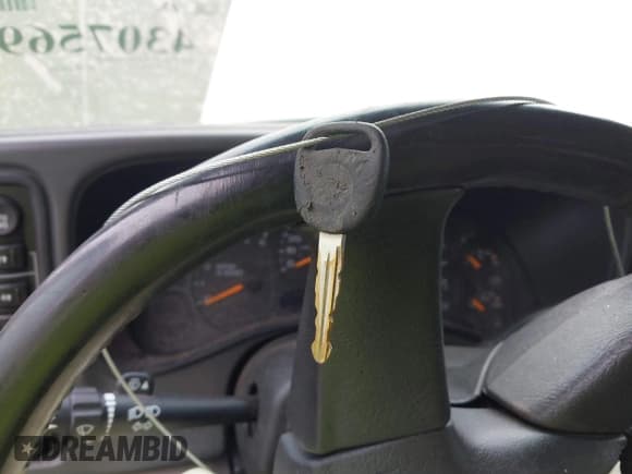 ✅ 2005 Chevrolet Suburban Z71 • VIN: 3GNFK16Z85G175820 • Lot: 43075693. Wystawiony na IAAI z przebiegiem 264 040 mil. Bezpłatny archiwum sprzedaży aukcyjnych z USA i szczegółowy raport historii pojazdu na DreamBid. Zdjęcie 11.