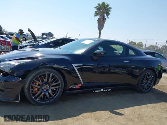 ✅ 2016 Nissan GT-R Premium • VIN: JN1AR5EF8GM290918 • Лот: 42476340. Опубликован ранее на IAAI с пробегом 23 667 миль. Бесплатный доступ к архиву аукционных продаж из США и подробный отчёт об истории автомобиля на DreamBid. Изображение 14.