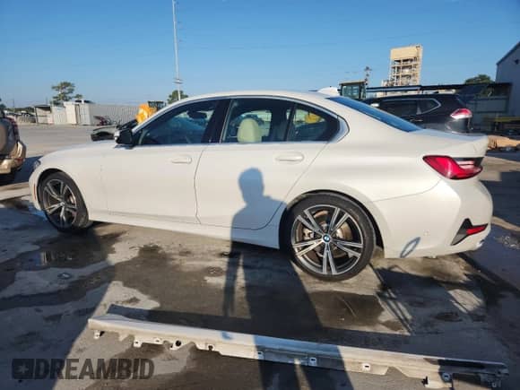 2021 BMW 3 Series 330i z VIN 3MW5R1J00M8C16665, wystawiony jako Copart lot #85155285 z przebiegiem 47 977 mil mil oraz Szkoda całkowita • Salvage title. Historia ofert i sprzedaży dostępna na DreamBid. Obrazek 2.