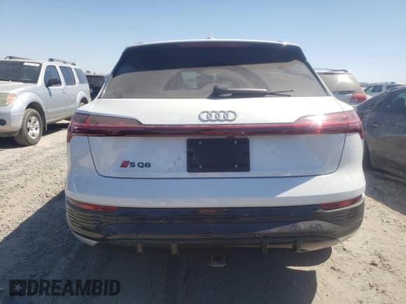 ✅ 2024 Audi SQ8 E-Tron • VIN: WA16CBGE7RB039484 • Lot: 64519814. Listed on Copart with 4,752 mi. Free auction sales archive from the USA and detailed vehicle history report at DreamBid. Image 6.