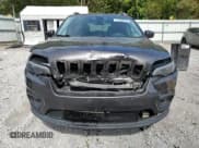 ✅ 2019 Jeep Cherokee Altitude • VIN: 1C4PJMLB1KD141817 • Lot: 71489575. Wystawiony na Copart z przebiegiem 94 824 mil. Bezpłatny archiwum sprzedaży aukcyjnych z USA i szczegółowy raport historii pojazdu na DreamBid. Zdjęcie 5.