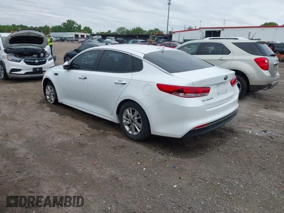 ✅ 2018 Kia Optima S • VIN: 5XXGT4L38JG184817 • Lot: 42317810. Listed on IAAI with 98,734 mi. Free auction sales archive from the USA and detailed vehicle history report at DreamBid. Image 3.