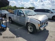 ✅ 1993 Nissan Frontier • VIN: 1N6SD16S6PC320618 • Lot: 67228805. Wystawiony na Copart z przebiegiem 177 960 mil. Bezpłatny archiwum sprzedaży aukcyjnych z USA i szczegółowy raport historii pojazdu na DreamBid. Zdjęcie 4.