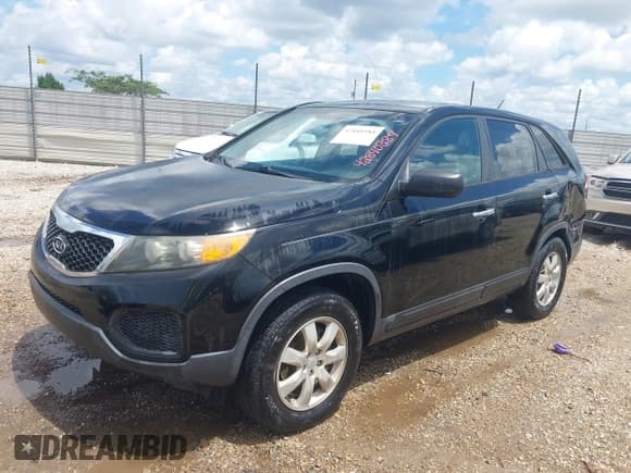 ✅ 2011 Kia Sorento LX • VIN: 5XYKT3A15BG149896 • Lot: 42840384. Listed on IAAI with 183,629 mi. Free auction sales archive from the USA and detailed vehicle history report at DreamBid. Image 2.
