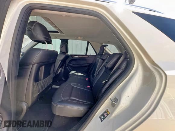 ✅ 2013 Mercedes-Benz M 350 • VIN: 4JGDA5JB2DA203916 • Lot: 61695655. Listed on Copart with 83,073 mi. Free auction sales archive from the USA and detailed vehicle history report at DreamBid. Image 6.