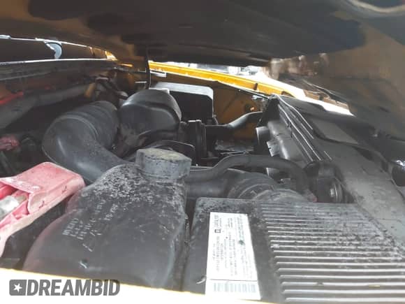 2008 Chevrolet Silverado 1500 Work Truck z VIN 1GCEC14X28Z124434, wystawiony jako IAAI lot #42358368 z przebiegiem 261 241 mil mil oraz . Historia ofert i sprzedaży dostępna na DreamBid. Obrazek 10.