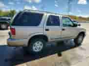 ✅ 2000 Chevrolet Blazer LT • VIN: 1GNDT13W1YK289332 • Лот: 80941165. Размещён на Copart с пробегом 190 063 миль миль. Получите бесплатный доступ к архиву аукционных продаж из США и посмотрите подробный отчёт об истории автомобиля на DreamBid. Изображение 3.