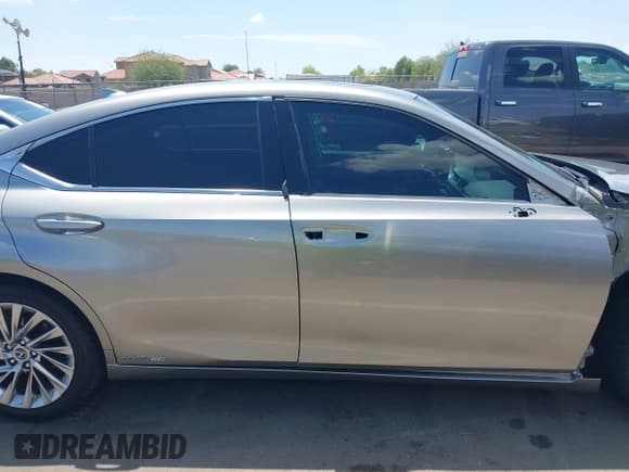 ✅ 2021 Lexus ES 300h Luxury • VIN: 58AEA1C15MU008479 • Lot: 42638671. Wystawiony na IAAI z przebiegiem 44 845 mil. Bezpłatny archiwum sprzedaży aukcyjnych z USA i szczegółowy raport historii pojazdu na DreamBid. Zdjęcie 14.