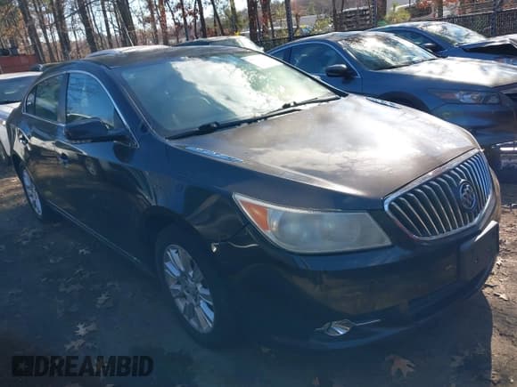 ✅ 2013 Buick LaCrosse Leather • VIN: 1G4GC5ER9DF250300 • Лот: 43814988. Опубликован ранее на IAAI с пробегом 195 696 миль. Бесплатный доступ к архиву аукционных продаж из США и подробный отчёт об истории автомобиля на DreamBid. Изображение 1.