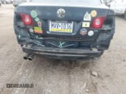 ✅ 2010 Volkswagen Jetta SE • VIN: 3VWRZ7AJ1AM120429 • Lot: 43876874. Listed on IAAI with 175,034 mi. Free auction sales archive from the USA and detailed vehicle history report at DreamBid. Image 6.