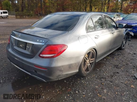 ✅ 2018 Mercedes-Benz E 43 AMG • VIN: WDDZF6EB7JA470577 • Lot: 43543935. Listed on IAAI with 74,626 mi. Free auction sales archive from the USA and detailed vehicle history report at DreamBid. Image 4.