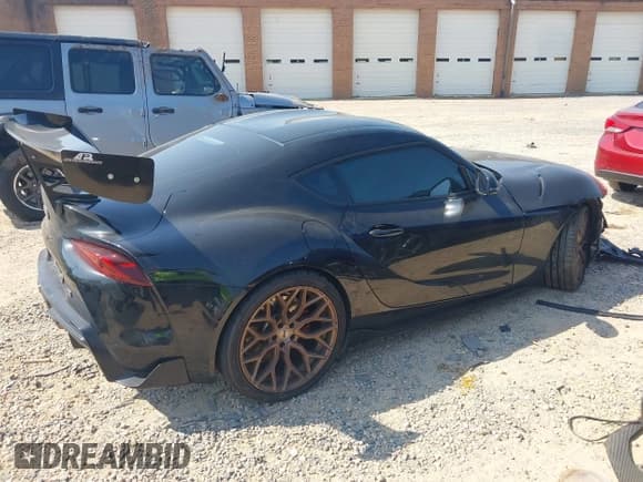 ✅ 2020 Toyota Supra 3.0 • VIN: WZ1DB4C09LW031443 • Lot: 42569513. Wystawiony na IAAI z przebiegiem 42 846 mil. Bezpłatny archiwum sprzedaży aukcyjnych z USA i szczegółowy raport historii pojazdu na DreamBid. Zdjęcie 4.