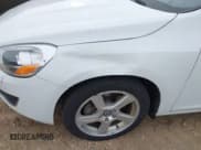 ✅ 2013 Volvo S60 T5 Premier • VIN: YV1612FS1D2221459 • Lot: 43620691. Wystawiony na IAAI z przebiegiem 162 187 mil. Bezpłatny archiwum sprzedaży aukcyjnych z USA i szczegółowy raport historii pojazdu na DreamBid. Zdjęcie 13.