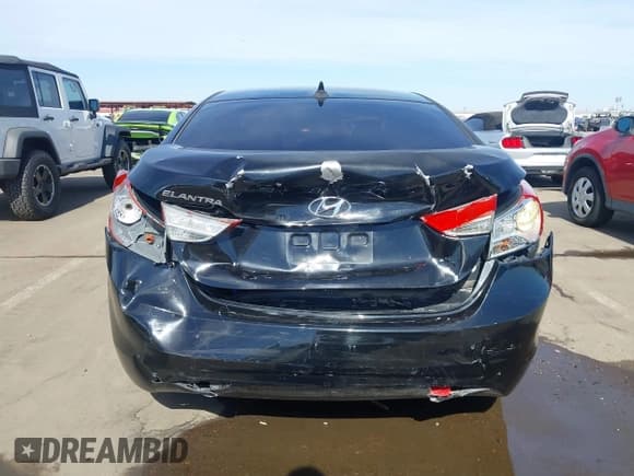 ✅ 2013 Hyundai Elantra GLS • VIN: KMHDH4AE4DU765489 • Lot: 43574109. Wystawiony na IAAI z przebiegiem 244 675 mil. Bezpłatny archiwum sprzedaży aukcyjnych z USA i szczegółowy raport historii pojazdu na DreamBid. Zdjęcie 6.