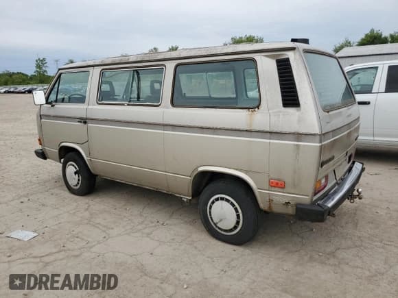 ✅ 1986 Volkswagen Vanagon • VIN: WV2YB0252GH031026 • Лот: 58380365. Опубликован ранее на Copart с пробегом 136 386 миль. Бесплатный доступ к архиву аукционных продаж из США и подробный отчёт об истории автомобиля на DreamBid. Изображение 2.
