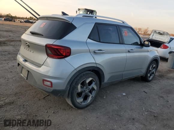 ✅ 2021 Hyundai Venue SEL • VIN: KMHRC8A30MU071456 • Lot: 82291174. Listed on Copart with 93,694 mi. Free auction sales archive from the USA and detailed vehicle history report at DreamBid. Image 3.
