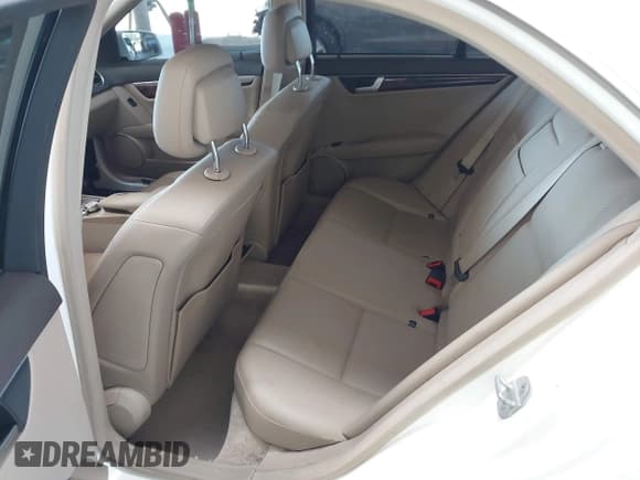 ✅ 2014 Mercedes-Benz C 250 Sport • VIN: WDDGF4HB3EG234633 • Lot: 43600804. Listed on IAAI with 131,529 mi. Free auction sales archive from the USA and detailed vehicle history report at DreamBid. Image 8.