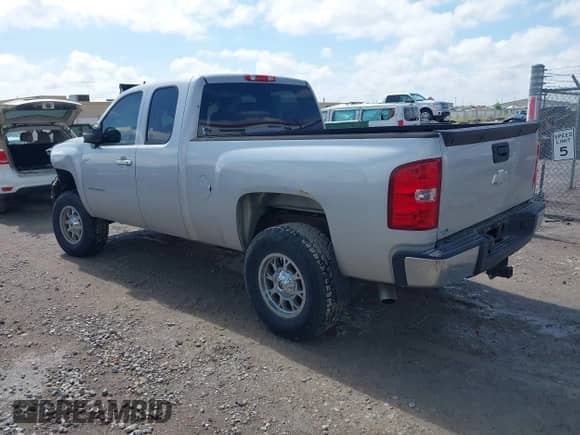 2010 Chevrolet Silverado 1500 LT с VIN 1GCSKSE33AZ173896, выставлен на аукционе IAAI как лот 43259193 с пробегом 143 529 миль миль и . История ставок и продаж доступна на DreamBid. Изображение 3.