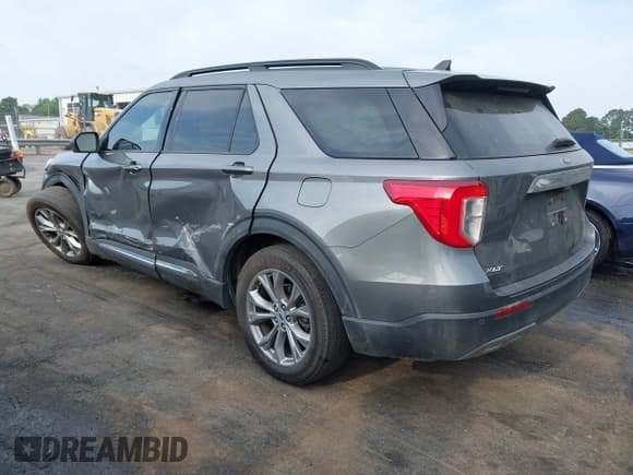 ✅ 2023 Ford Explorer XLT • VIN: 1FMSK7DH5PGB87020 • Lot: 42073764. Wystawiony na IAAI z przebiegiem 35 121 mil. Bezpłatny archiwum sprzedaży aukcyjnych z USA i szczegółowy raport historii pojazdu na DreamBid. Zdjęcie 3.