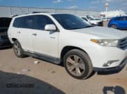 ✅ 2013 Toyota Highlander Limited • VIN: 5TDYK3EH0DS104469 • Лот: 43171031. Опубликован ранее на IAAI с пробегом 108 728 миль. Бесплатный доступ к архиву аукционных продаж из США и подробный отчёт об истории автомобиля на DreamBid. Изображение 1.