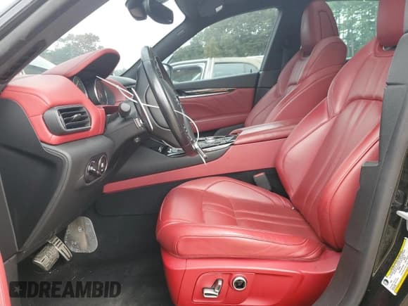 ✅ 2021 Maserati Levante GranSport • VIN: ZN661XUS0MX363874 • Lot: 73526194. Wystawiony na Copart z przebiegiem 83 119 mil. Bezpłatny archiwum sprzedaży aukcyjnych z USA i szczegółowy raport historii pojazdu na DreamBid. Zdjęcie 7.