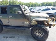 ✅ 2008 Jeep Wrangler Unlimited X • VIN: 1J4GA39148L595125 • Lot: 42617725. Wystawiony na IAAI z przebiegiem Nie podano. Bezpłatny archiwum sprzedaży aukcyjnych z USA i szczegółowy raport historii pojazdu na DreamBid. Zdjęcie 15.