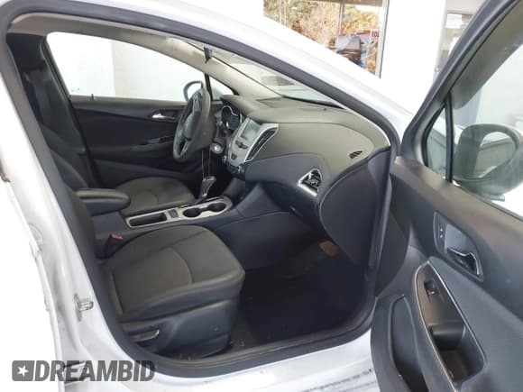 ✅ 2017 Chevrolet Cruze LS • VIN: 1G1BC5SM2H7222483 • Lot: 43765227. Listed on IAAI with 187,114 mi. Free auction sales archive from the USA and detailed vehicle history report at DreamBid. Image 5.