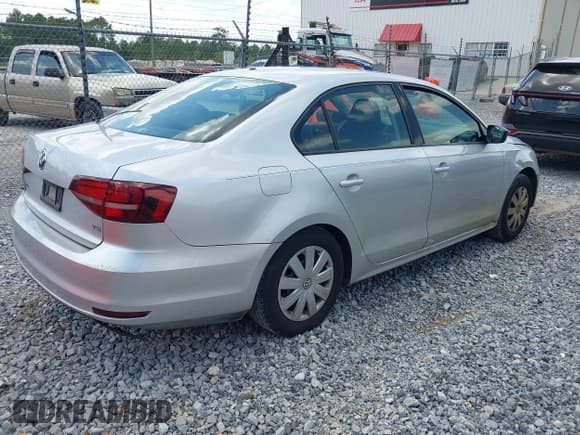 ✅ 2016 Volkswagen Jetta S • VIN: 3VW267AJ0GM241374 • Лот: 42869980. Опубликован ранее на IAAI с пробегом 242 167 миль. Бесплатный доступ к архиву аукционных продаж из США и подробный отчёт об истории автомобиля на DreamBid. Изображение 4.