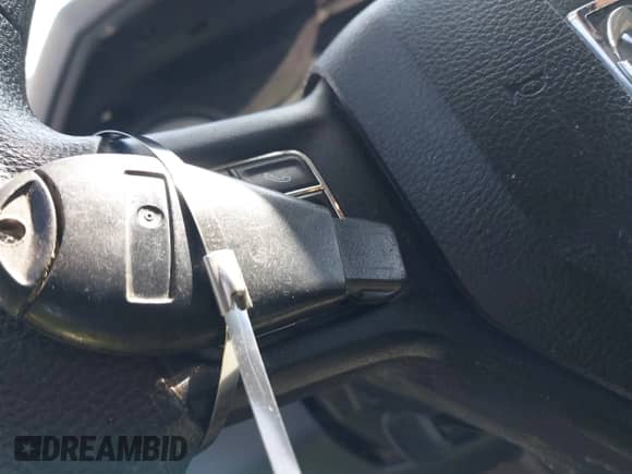 2015 Ram 1500 Express z VIN 1C6RR7FT3FS720257, wystawiony jako IAAI lot #42023090 z przebiegiem 136 089 mil mil oraz . Historia ofert i sprzedaży dostępna na DreamBid. Obrazek 11.