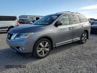 ✅ 2015 Nissan Pathfinder SV • VIN: 5N1AR2MN1FC701192 • Lot: 85318235. Wystawiony na Copart z przebiegiem 179 738 mil. Bezpłatny archiwum sprzedaży aukcyjnych z USA i szczegółowy raport historii pojazdu na DreamBid. Zdjęcie 1.