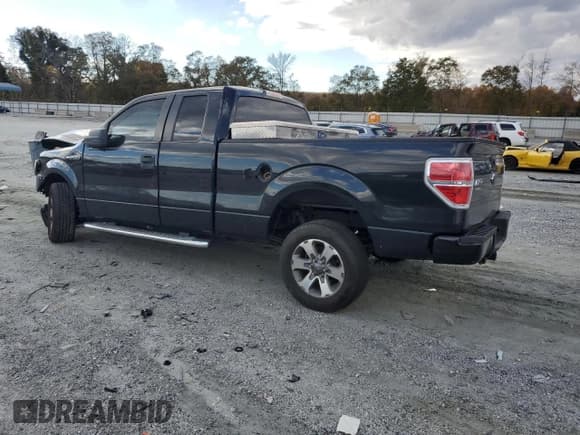 ✅ 2014 Ford F-150 XLT • VIN: 1FTEX1CM8EFD04588 • Lot: 92083355. Listed on Copart with 170,053 mi. Free auction sales archive from the USA and detailed vehicle history report at DreamBid. Image 2.