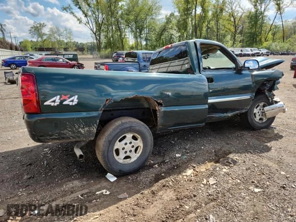 ✅ 2003 Chevrolet Silverado 1500 LS • VIN: 1GCEK14T33Z187969 • Lot: 70116405. Listed on Copart with 135,490 mi. Free auction sales archive from the USA and detailed vehicle history report at DreamBid. Image 3.