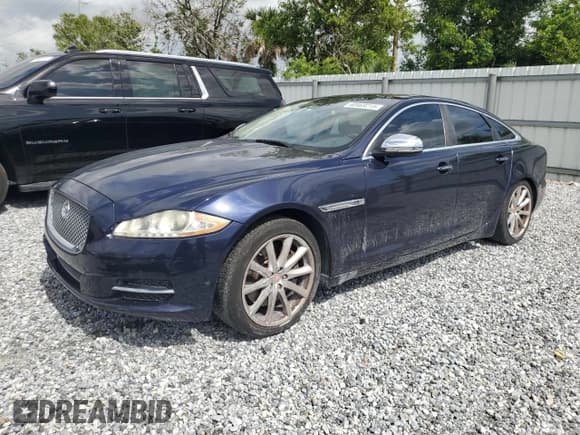 ✅ 2014 Jaguar XJ • VIN: SAJWA1CZ6E8V70764 • Lot: 60969215. Wystawiony na Copart z przebiegiem 86 793 mil. Bezpłatny archiwum sprzedaży aukcyjnych z USA i szczegółowy raport historii pojazdu na DreamBid. Zdjęcie 1.