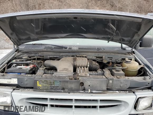 ✅ 2002 Ford Econoline Cargo • VIN: 1FTNE24262HA77300 • Lot: 88213135. Wystawiony na Copart z przebiegiem 171 829 mil. Bezpłatny archiwum sprzedaży aukcyjnych z USA i szczegółowy raport historii pojazdu na DreamBid. Zdjęcie 13.