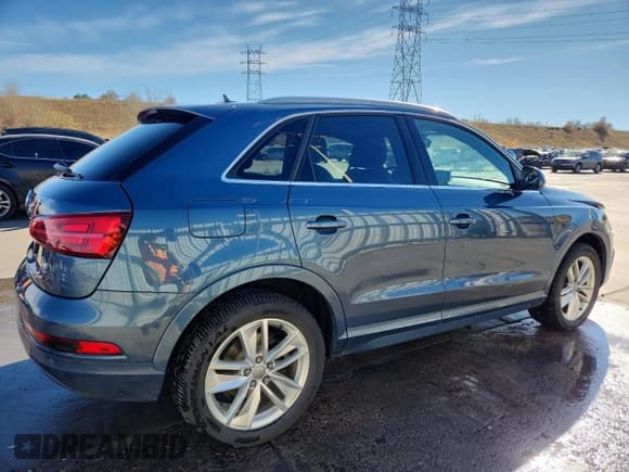 ✅ 2016 Audi Q3 Premium Plus • VIN: WA1EFCFS6GR003239 • Lot: 92409315. Wystawiony na Copart z przebiegiem 98 383 mil. Bezpłatny archiwum sprzedaży aukcyjnych z USA i szczegółowy raport historii pojazdu na DreamBid. Zdjęcie 3.