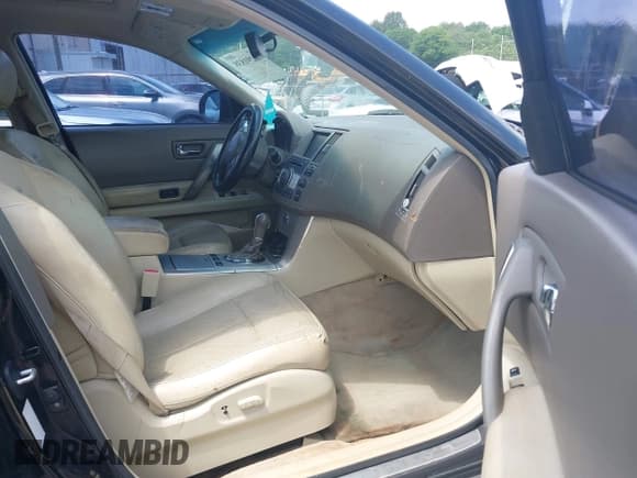 ✅ 2006 Infiniti FX • VIN: JNRAS08U86X102071 • Lot: 42291838. Wystawiony na IAAI z przebiegiem 182 794 mil. Bezpłatny archiwum sprzedaży aukcyjnych z USA i szczegółowy raport historii pojazdu na DreamBid. Zdjęcie 5.