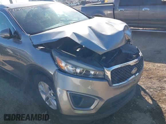 ✅ 2016 Kia Sorento LX • VIN: 5XYPG4A37GG119601 • Lot: 43477743. Wystawiony na IAAI z przebiegiem 151 198 mil. Bezpłatny archiwum sprzedaży aukcyjnych z USA i szczegółowy raport historii pojazdu na DreamBid. Zdjęcie 17.