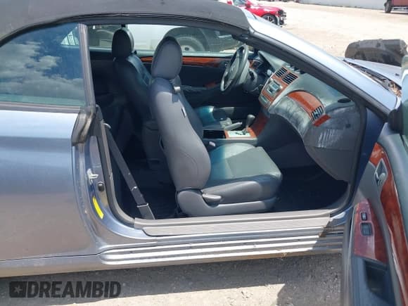 ✅ 2006 Toyota Solara SE • VIN: 4T1FA38P76U085054 • Lot: 42975989. Listed on IAAI with 129,541 mi. Free auction sales archive from the USA and detailed vehicle history report at DreamBid. Image 5.