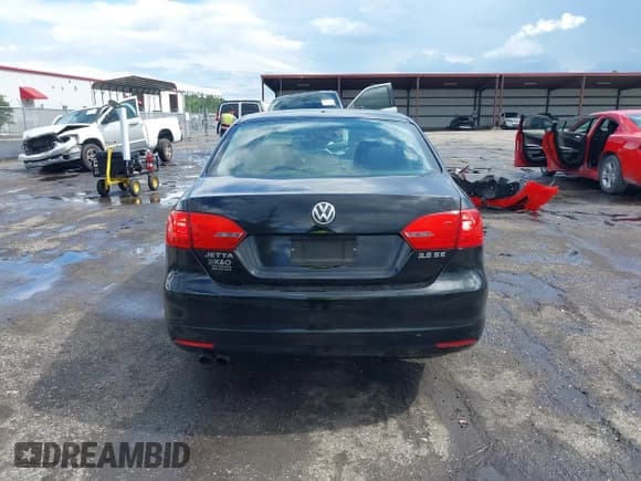 ✅ 2013 Volkswagen Jetta SE • VIN: 3VWDX7AJ4DM396477 • Lot: 42659959. Listed on IAAI with 115,833 mi. Free auction sales archive from the USA and detailed vehicle history report at DreamBid. Image 16.