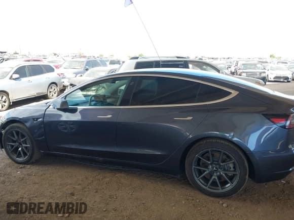 ✅ 2020 Tesla Model 3 Standard Range Plus • VIN: 5YJ3E1EA0LF803452 • Лот: 43418742. Опубликован ранее на IAAI с пробегом 110 460 миль. Бесплатный доступ к архиву аукционных продаж из США и подробный отчёт об истории автомобиля на DreamBid. Изображение 14.