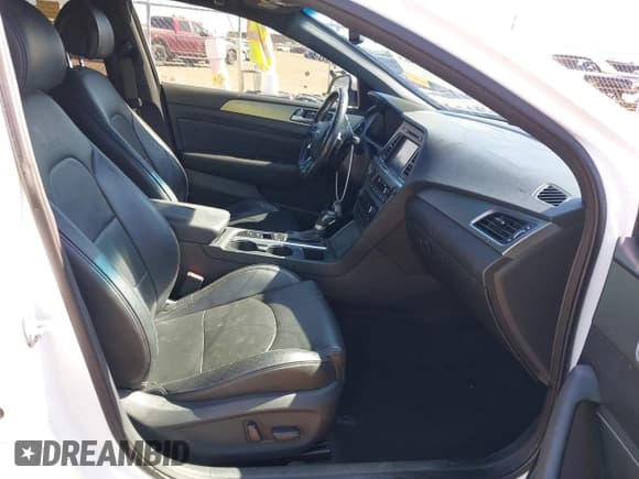 ✅ 2015 Hyundai Sonata Sport • VIN: 5NPE34AB4FH178025 • Lot: 43651365. Listed on IAAI with 60,073 mi. Free auction sales archive from the USA and detailed vehicle history report at DreamBid. Image 5.