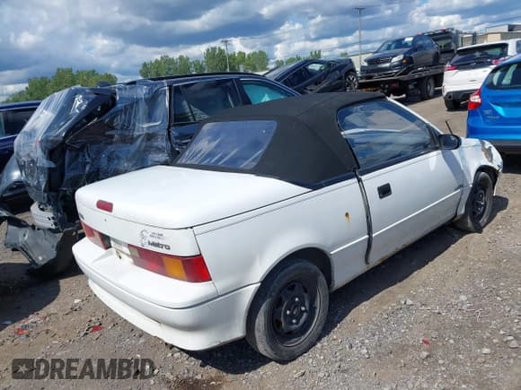 ✅ 1990 Geo Metro • VIN: JG1MR3365LK763707 • Лот: 43084420. Опубликован ранее на IAAI с пробегом 61 817 миль. Бесплатный доступ к архиву аукционных продаж из США и подробный отчёт об истории автомобиля на DreamBid. Изображение 4.