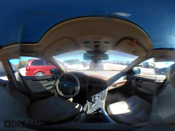 ✅ 2002 Volvo V70 • VIN: YV1SZ58D321054774 • Lot: 43609068. Listed on IAAI with Not provided. Free auction sales archive from the USA and detailed vehicle history report at DreamBid. Image 18.