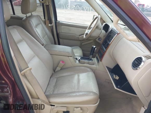 ✅ 2006 Ford Explorer Eddie Bauer • VIN: 1FMEU64886UB29470 • Лот: 41820521. Опубликован ранее на IAAI с пробегом 241 002 миль. Бесплатный доступ к архиву аукционных продаж из США и подробный отчёт об истории автомобиля на DreamBid. Изображение 5.