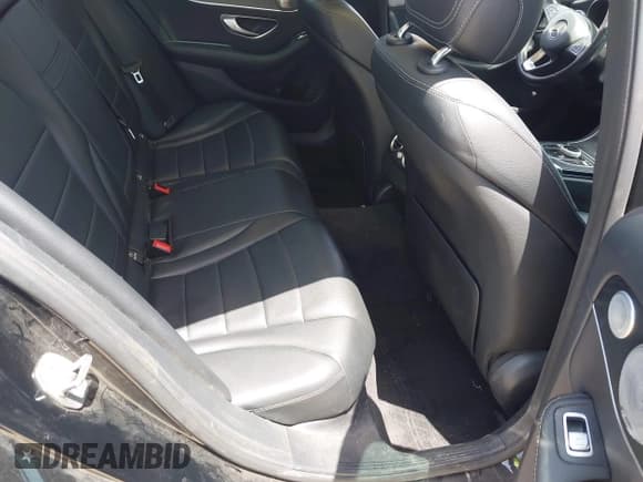 ✅ 2017 Mercedes-Benz C 300 • VIN: 55SWF4JB4HU205395 • Lot: 42767620. Wystawiony na IAAI z przebiegiem 113 132 mil. Bezpłatny archiwum sprzedaży aukcyjnych z USA i szczegółowy raport historii pojazdu na DreamBid. Zdjęcie 8.