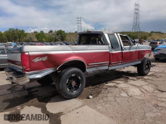 ✅ 1997 Ford F-250 • VIN: 1FTHX26F2VED00428 • Лот: 57531805. Опубликован ранее на Copart с пробегом 321 041 миль. Бесплатный доступ к архиву аукционных продаж из США и подробный отчёт об истории автомобиля на DreamBid. Изображение 3.