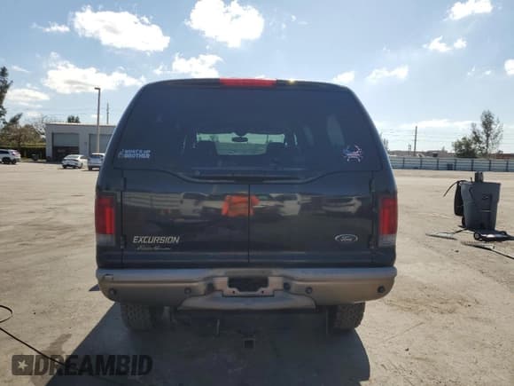 ✅ 2004 Ford Excursion Eddie Bauer • VIN: 1FMSU45P74EA29932 • Лот: 53301295. Опубликован ранее на Copart с пробегом 171 263 миль. Бесплатный доступ к архиву аукционных продаж из США и подробный отчёт об истории автомобиля на DreamBid. Изображение 6.