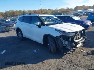 ✅ 2021 Toyota Highlander XLE • VIN: 5TDGZRBHXMS131452 • Lot: 43434578. Listed on IAAI with 88,546 mi. Free auction sales archive from the USA and detailed vehicle history report at DreamBid. Image 1.